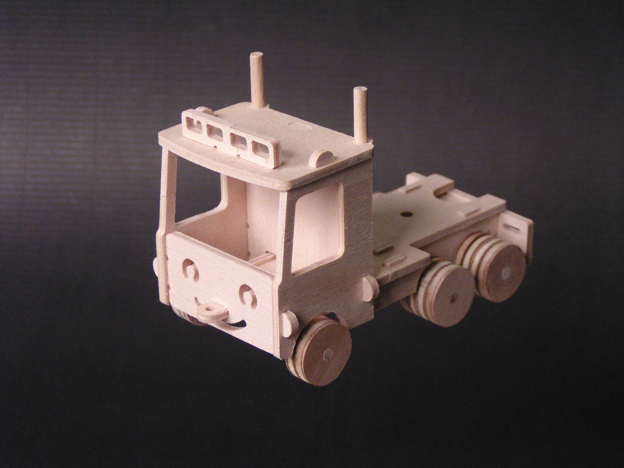 HVP TECHNIC - Autíčko pro tahaní návěsů