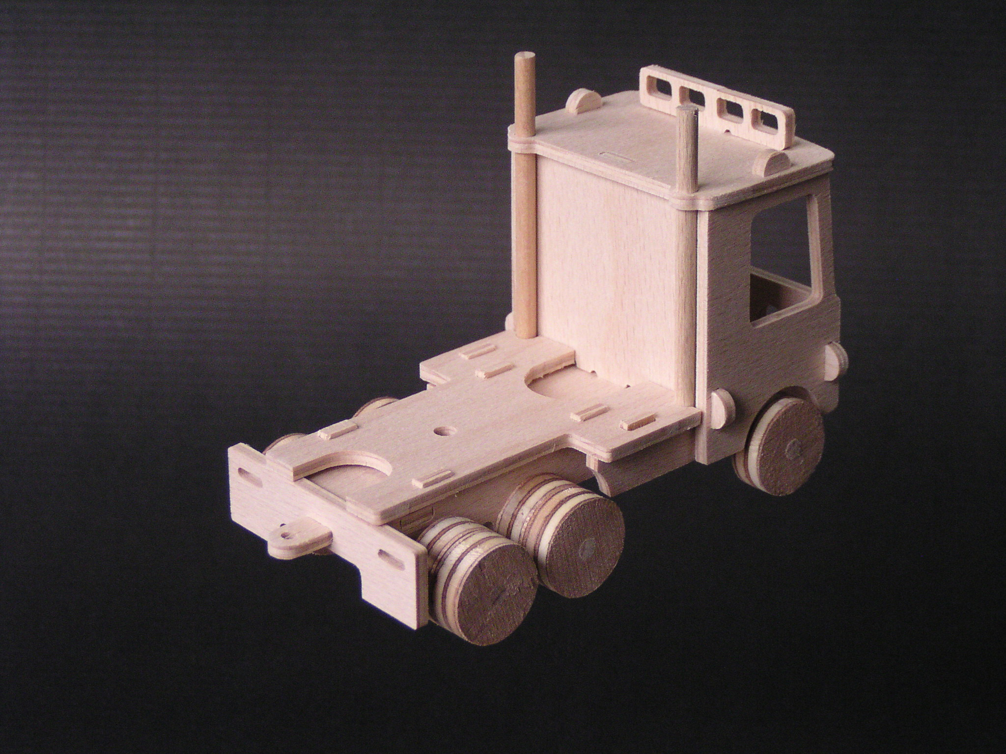 HVP TECHNIC - Autíčko pro tahaní návěsů