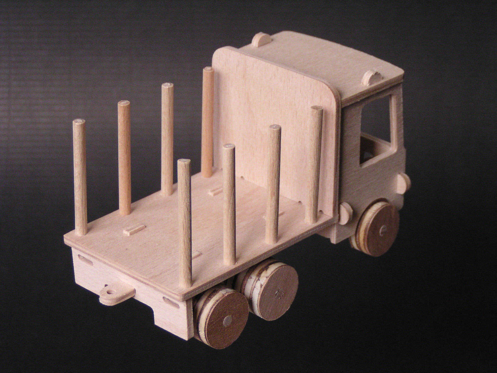 HVP TECHNIC - Autíčko na odvoz kulatin